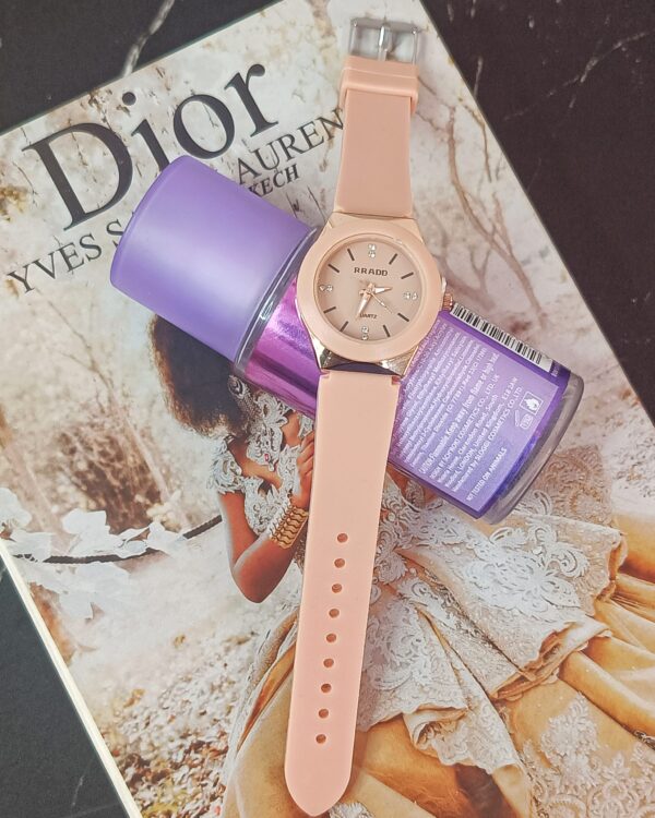 Silicone strap wristwatch